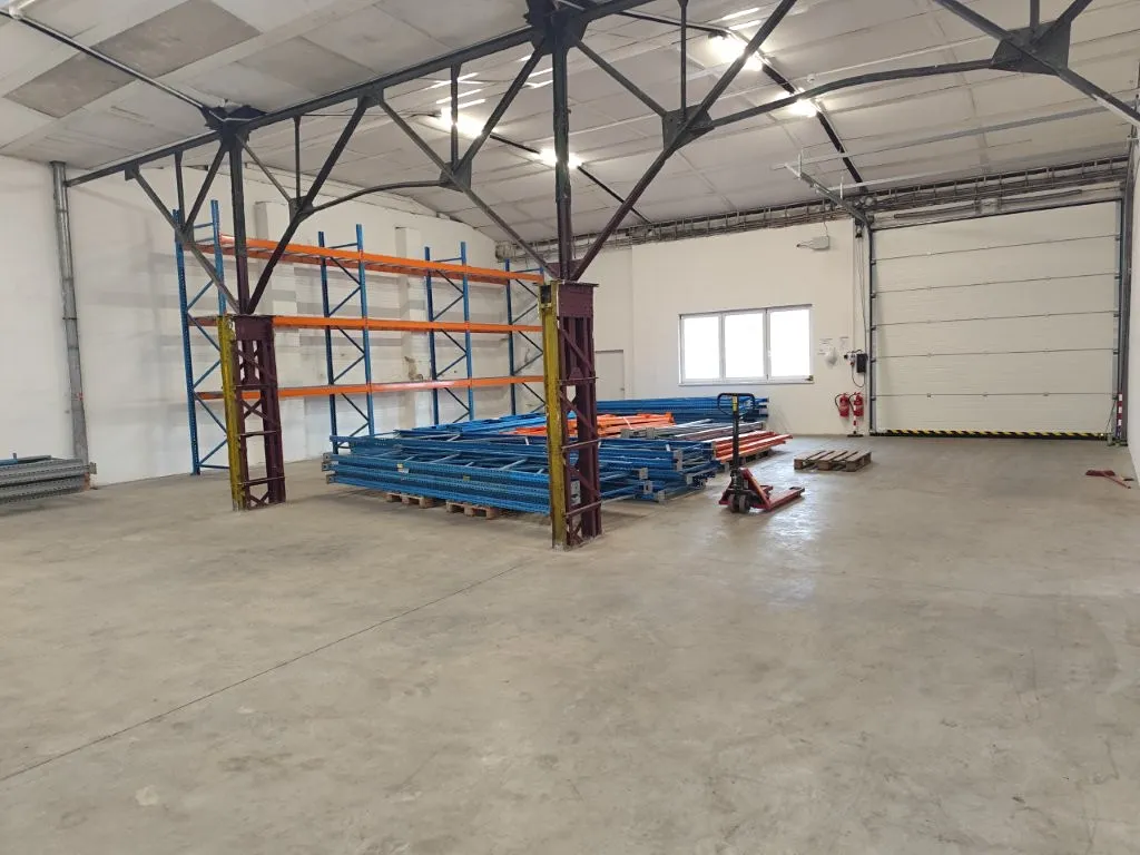 Pronájem skladového prostoru 632 m²